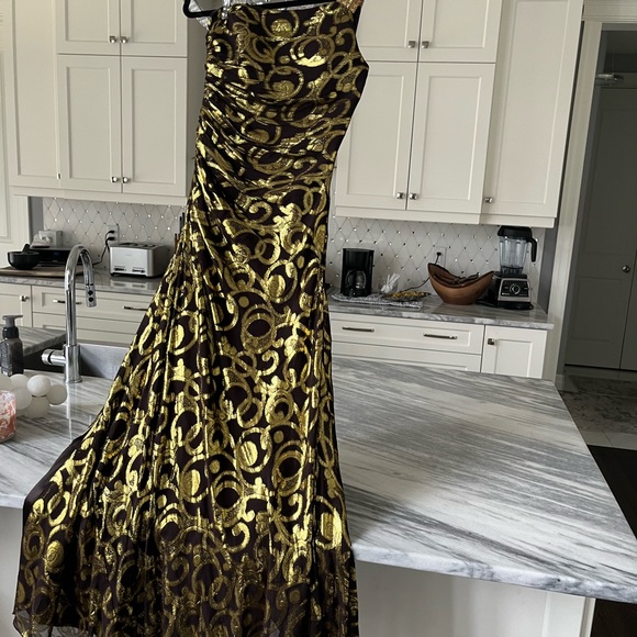 Aidan Mattox ✨ formal gown size ✨✨4 it’s a stunner✨ - Picture 10 of 16